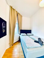 Spacious 4BR Apt Perfect for Groups