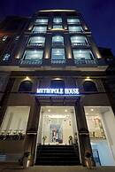 Metropole House