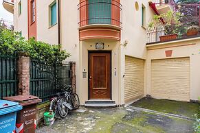 Blissful Flat for 6 Close To The Beach