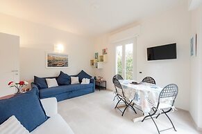 Blissful Flat for 6 Close To The Beach