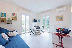 Blissful Flat for 6 Close To The Beach