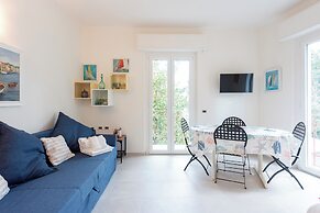 Blissful Flat for 6 Close To The Beach