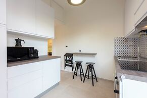 Blissful Flat for 6 Close To The Beach