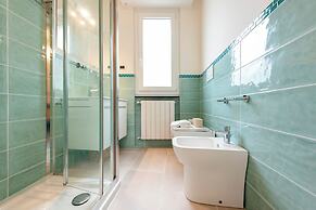 Blissful Flat for 6 Close To The Beach