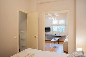 Modern 1-bedroom Retreat in Pangrati