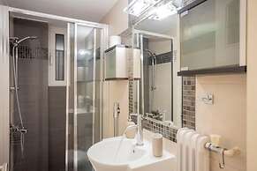 Modern 1-bedroom Retreat in Pangrati