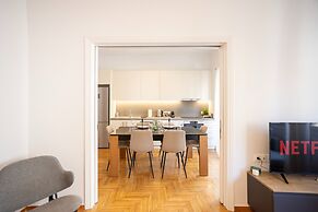 Elegant 3-bedroom Retreat in the Heart of Kolonaki