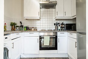 Apartmentsleeps6-parking-familyfriendly-citystay