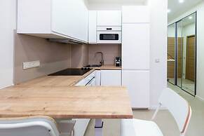 Modern Apartment -2bdr/6p - 300m From the Beach