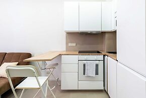 Modern Apartment -2bdr/6p - 300m From the Beach