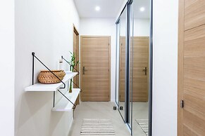 Modern Apartment -2bdr/6p - 300m From the Beach