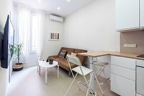 Modern Apartment -2bdr/6p - 300m From the Beach