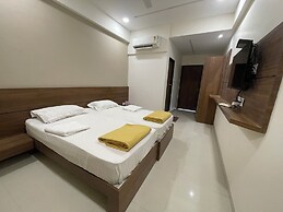 Stay Guru Hari Om Residency