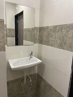 Stay Guru Hari Om Residency