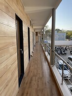 Stay Guru Hari Om Residency