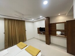 Stay Guru Hari Om Residency