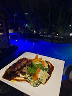 Sundaras Infinity Jungle Resort & Spa