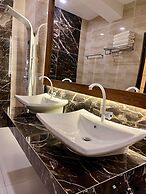 Sundaras Infinity Jungle Resort & Spa