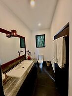 Sundaras Infinity Jungle Resort & Spa