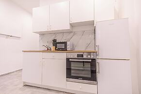 4BR Apt for 10P Walk to Westbahnhof