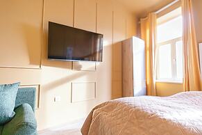 4BR Apt for 10P Walk to Westbahnhof