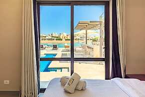 Posh & Eclectic 4 BDR Villa @ Fanadir Bay