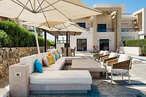 Posh & Eclectic 4 BDR Villa @ Fanadir Bay