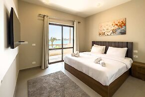 Posh & Eclectic 4 BDR Villa @ Fanadir Bay