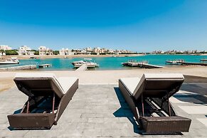 Posh & Eclectic 4 BDR Villa @ Fanadir Bay