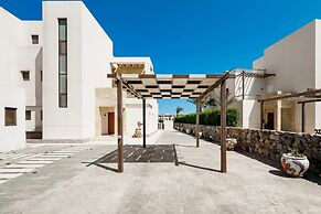 Posh & Eclectic 4 BDR Villa @ Fanadir Bay