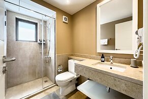 Posh & Eclectic 4 BDR Villa @ Fanadir Bay