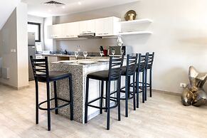 Posh & Eclectic 4 BDR Villa @ Fanadir Bay