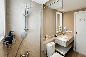 Posh & Eclectic 4 BDR Villa @ Fanadir Bay