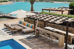 Posh & Eclectic 4 BDR Villa @ Fanadir Bay