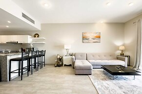 Posh & Eclectic 4 BDR Villa @ Fanadir Bay