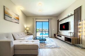 Posh & Eclectic 4 BDR Villa @ Fanadir Bay