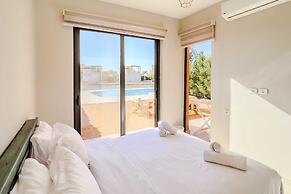 Astounding 3bdr Villa @ Tawila Pool Front