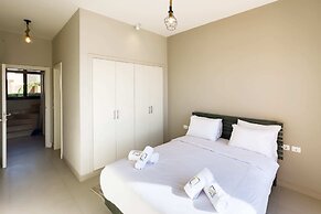 Astounding 3bdr Villa @ Tawila Pool Front