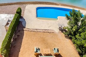 Astounding 3bdr Villa @ Tawila Pool Front