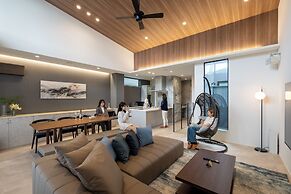 Universal front villa Sanrriott