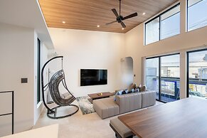 Universal front villa Sanrriott