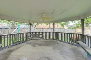 Private Yard + Gazebo: Quiet Houston Home