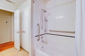 Private Yard + Gazebo: Quiet Houston Home