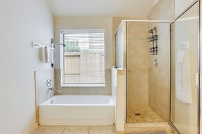 Private Yard + Gazebo: Quiet Houston Home