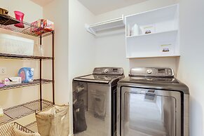 Private Yard + Gazebo: Quiet Houston Home