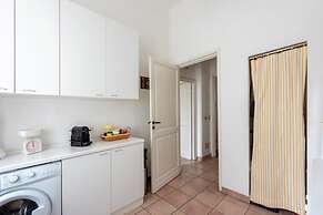 Inviting 2-bed flat near the beach