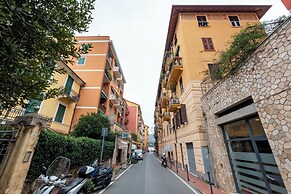 Inviting 2-bed flat near the beach