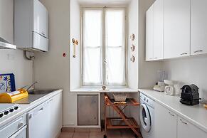 Inviting 2-bed flat near the beach