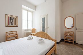 Inviting 2-bed flat near the beach