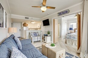 Steps to Pool + Ocean: Jacksonville Beach Gem!